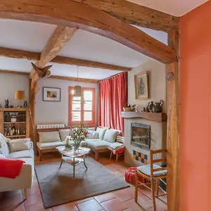 Cute And Cozy Town-house Of 130m2 In Avignon